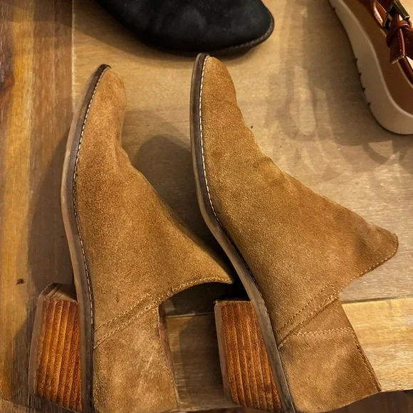 Lucky Brand Brown Suede Ankle Booties - Picture 1 of 5